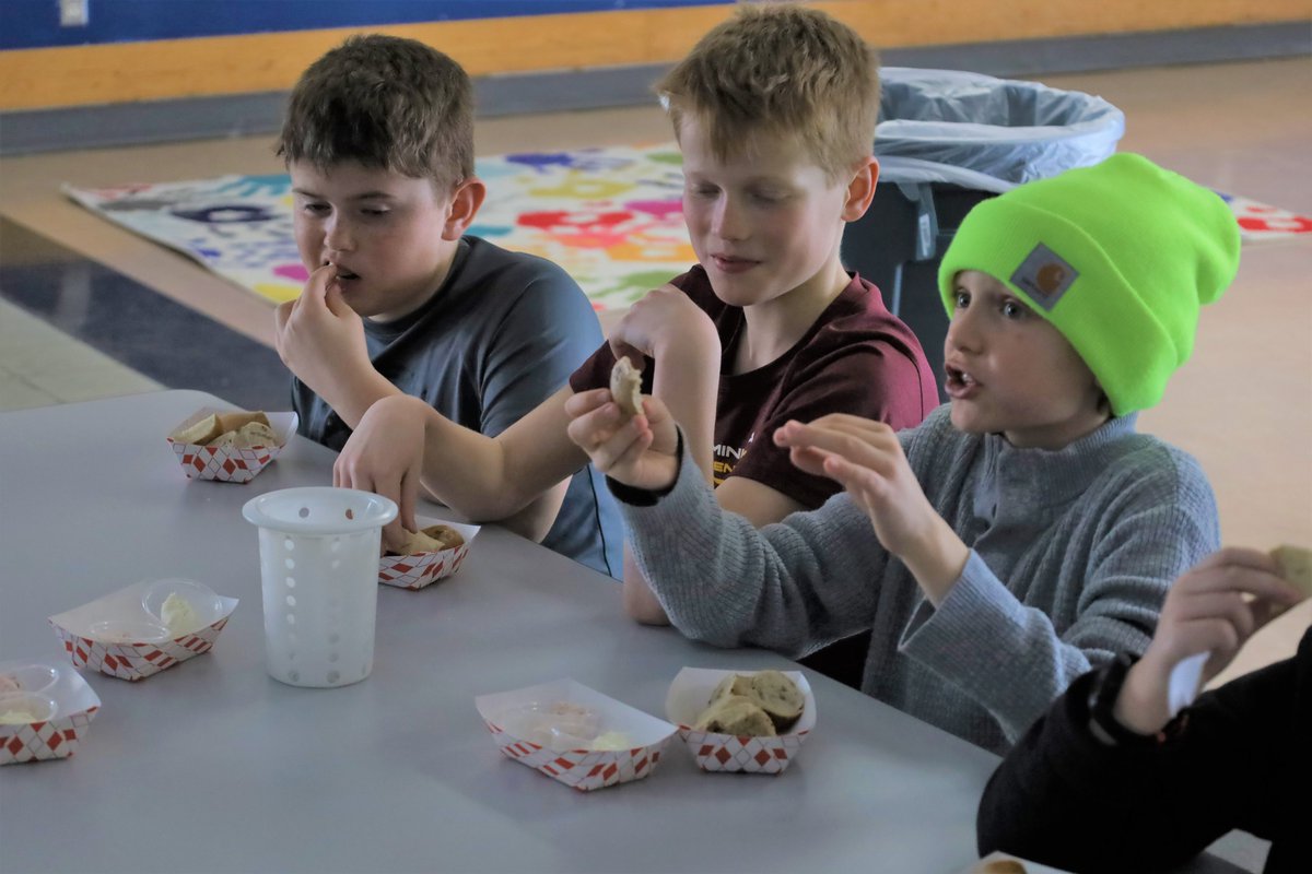 E Carver Co Schools tweet media