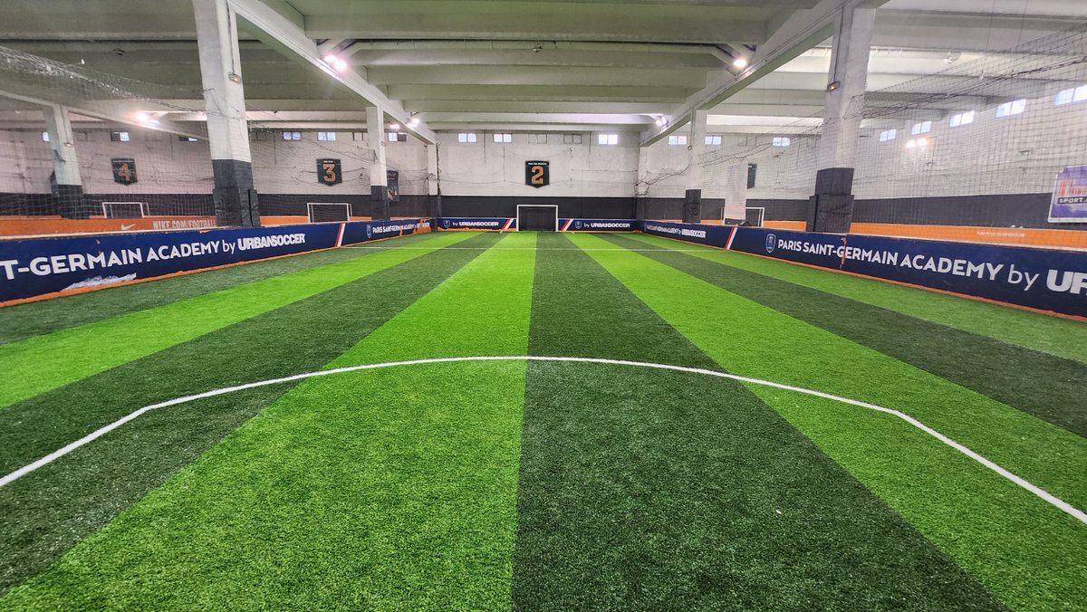 FieldservicesFr's tweet photo. Rénover des terrains de Soccer n'est jamais évident et encore moins au second sous-sol du centre Urban Soccer Puteaux. Un grand Bravo aux équipes Fieldservices pour la rénovation de ces 4 terrains indoor en #EUROFIELD PUR SOCCER et un grand merci à #URBANSOCCER pour sa confiance. https://t.co/DFV1zbdg3D