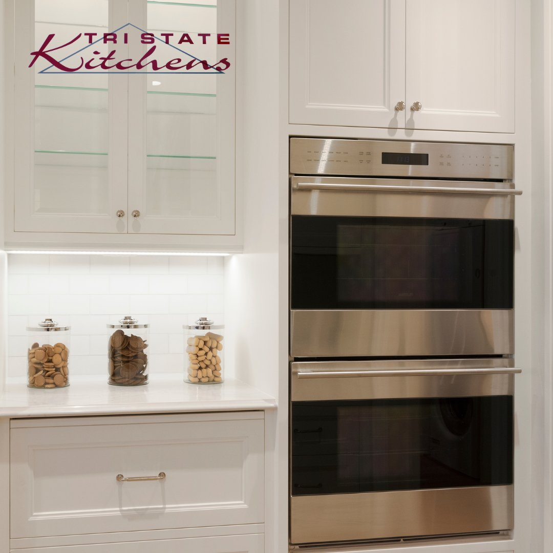 We love utilizing wall ovens in kitchen renovation projects because they are modern and attractive. If you enjoy cooking, or hosting parties, double wall ovens are an excellent addition to your kitchen!

#doubleoven #kitchentrends #newkitchen #kitchenideas