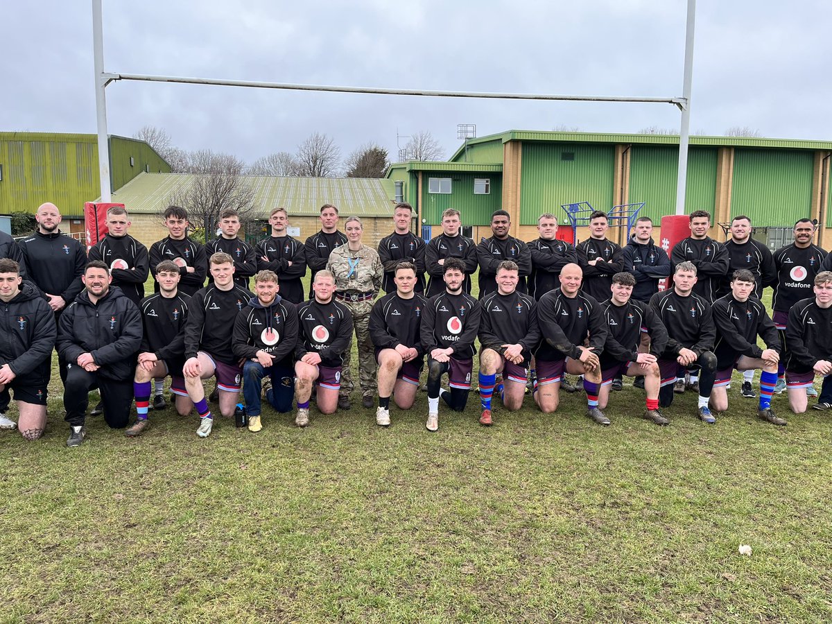 TugWilson3's tweet photo. Great to have @StnCdrBZN visit @RAFRU_Vultures &amp; @UKAFRugby U23’s training today. The station supporting both teams in preparation for their fixtures this week. The Vultures tonight and UKAF on Friday. @RAFRugbyUnion @RNRugby @RAFRugbyUnion @RAFBrizeNorton @BrizeBuccaneers https://t.co/yWsRIp7Xzj