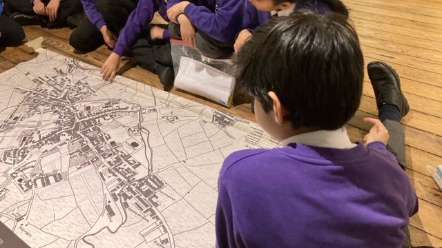 StSilas_Primary's tweet photo. Y6 have visited @BlackburnMuseum to learn about how our town grew during the Industrial Revolution. https://t.co/NXEJnz9Oc2