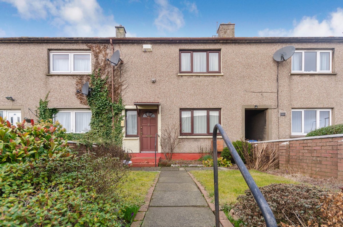 SOLD (stcm) at a CLOSING DATE.  Almond Road, Dunfermline. If you are thinking of selling contact Ross &amp; Connel on 01383 721156 to arrange a  free pre-sale valuation. #Dunfermline #Property