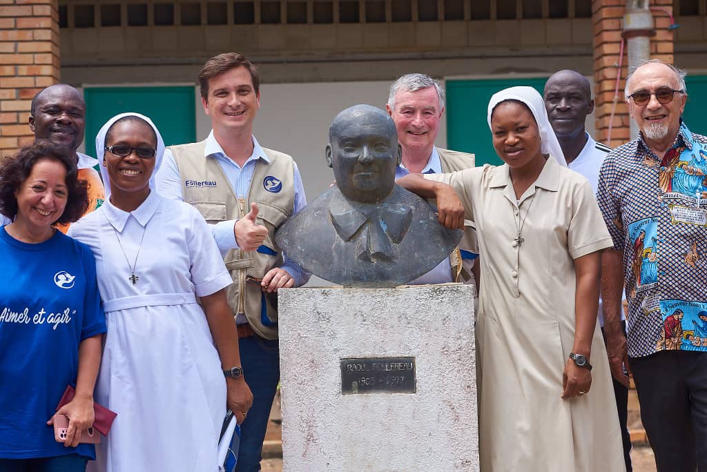 Pierre_Velut's tweet photo. Aujourd'hui, en prélude à la 70ème Journée Mondiale des Malades de la Lèpre, nous étions à Adzopé en Côte d'Ivoire.
Retour à la source, 80 ans après la création de l'Institut avec l'aide de Raoul Follereau et des Sœurs NDA. Le centre accueille une moyenne de 150 hospitalisés. https://t.co/9EDJHFSmkL