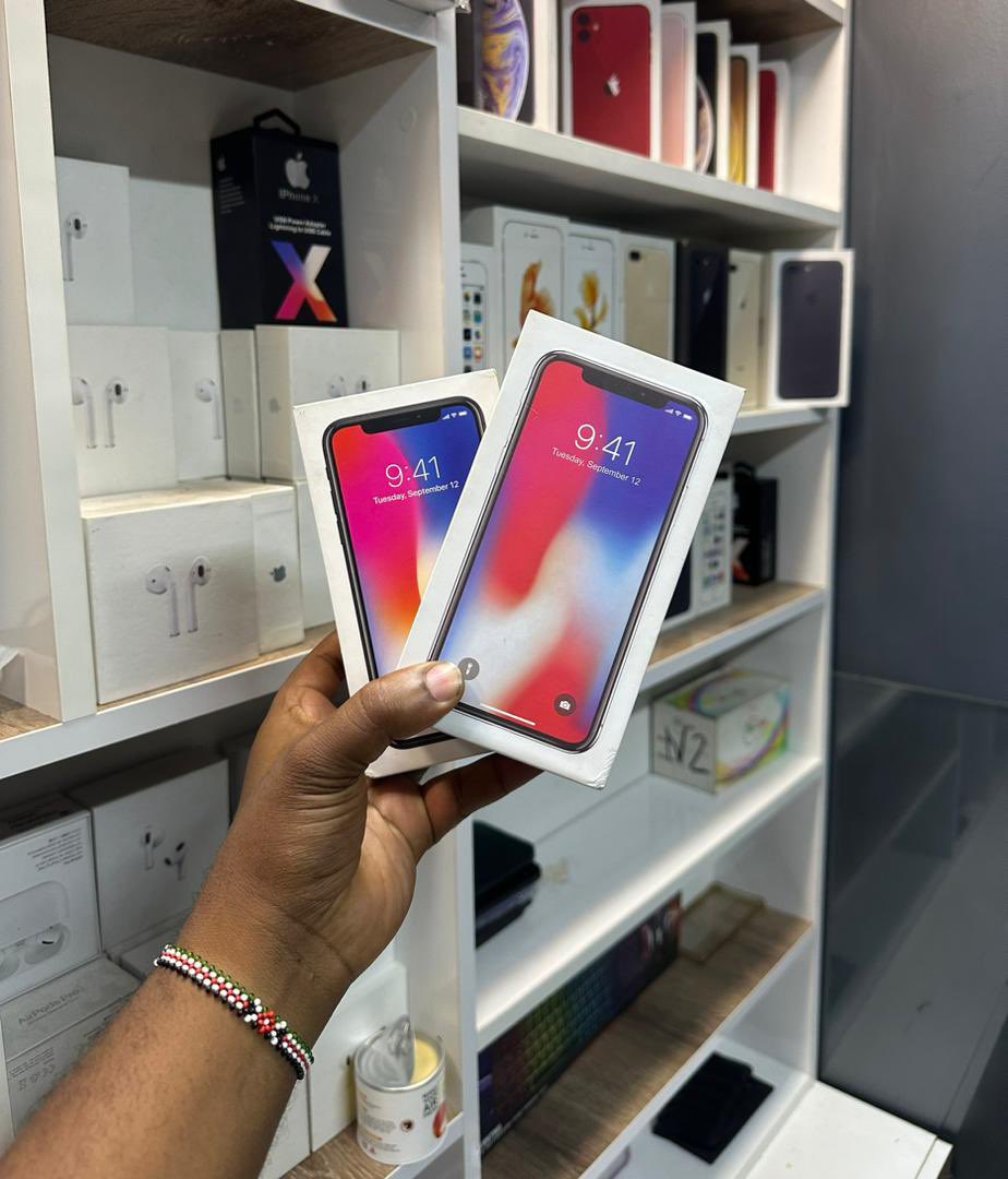 veen_unique's tweet photo. X iPhone Phones.

256 &amp; 64 GB Storage
1 Sim (Newly Conditions)
Used phone
580,000 &amp; 640,000/= Tzs
Exchange &amp; Top up allowed
/Whatsapp 0714801600

#ChampionsLeague #InternationalWomensDay https://t.co/jgMq7GORwj
