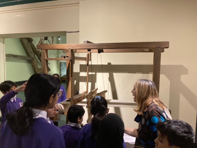 StSilas_Primary's tweet photo. Y6 have visited @BlackburnMuseum to learn about how our town grew during the Industrial Revolution. https://t.co/NXEJnz9Oc2