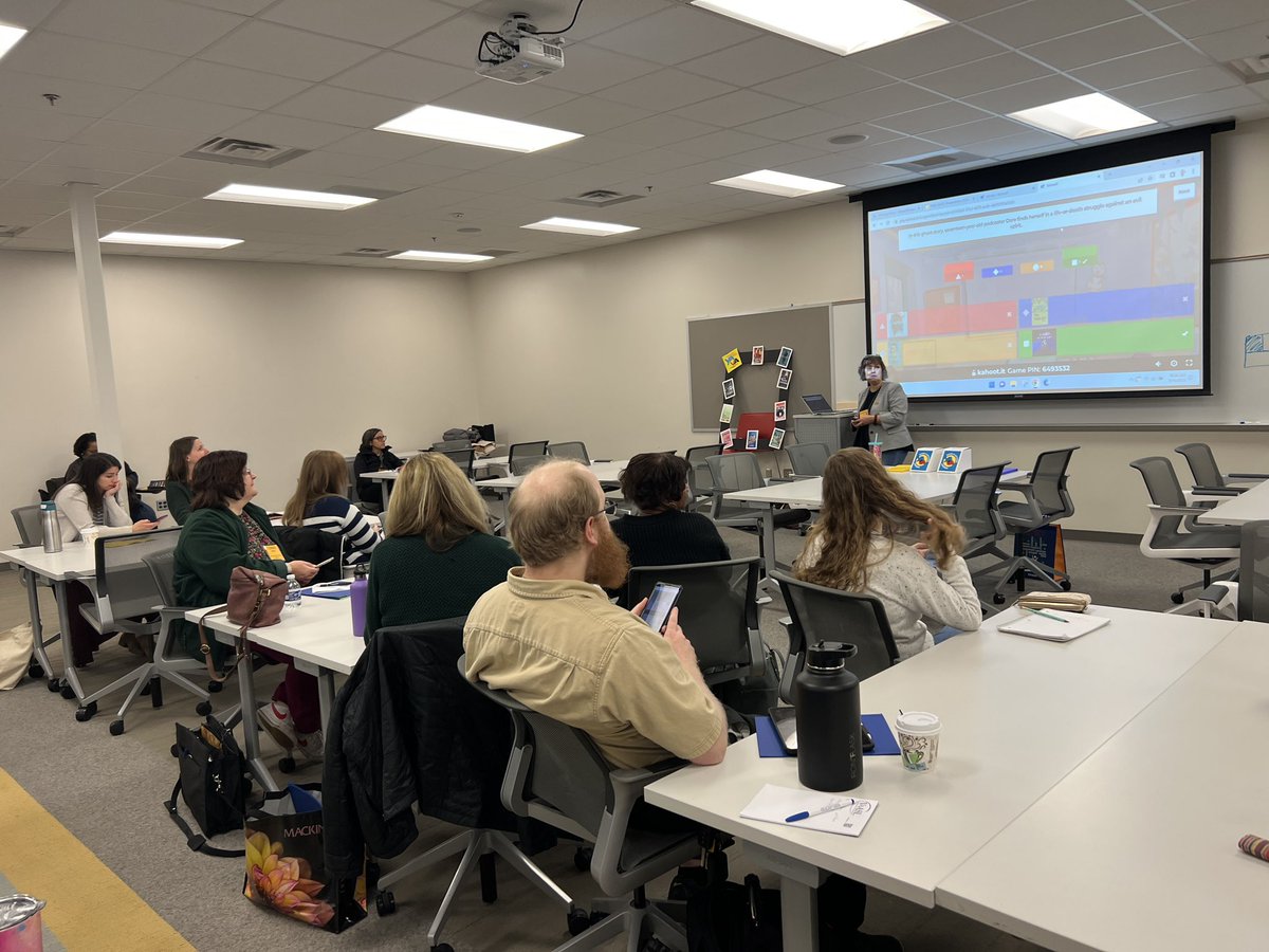 Playing a @YAVA <a href="/Kahoot/">Kahoot!</a> with <a href="/RPS_Schools/">Richmond Public Schools</a> librarians at the @vaasl James Spring Regional!