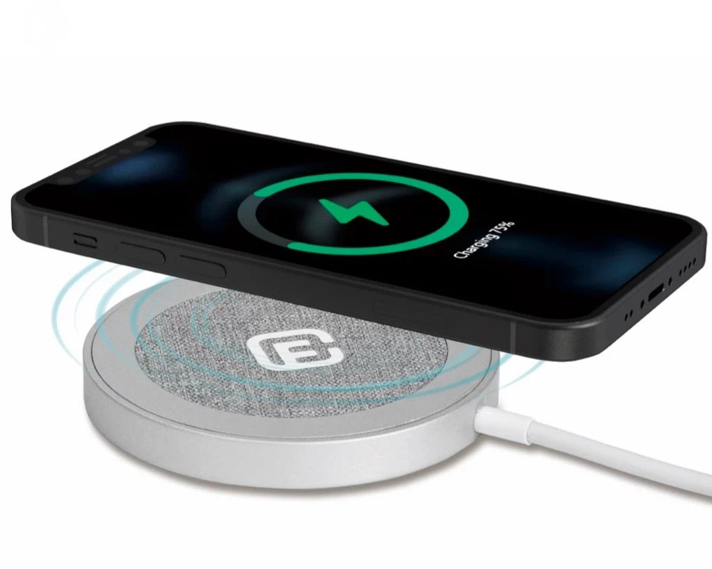 gion_tweet's tweet photo. 家電批評 BEST BUY受賞のBluetoothスピーカーをはじめ、高品質かつスマートでシンプルなワイヤレス製品をリーズナブルに展開するブランド「40s（フォーティーズ）」　取扱い開始しました！

https://t.co/WaXscQvAyh https://t.co/ZU5zF5u7di