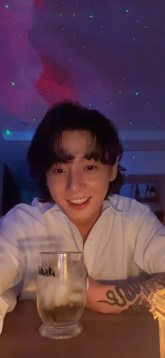 NAMY32724006's tweet photo. JK Wallpaper 📱🥃

#jungkooie #Jungkook #BTSJUNGKOOK #정국 #BTSWALLPAPER 
@BTS_twt https://t.co/DZiVqUWHGG
