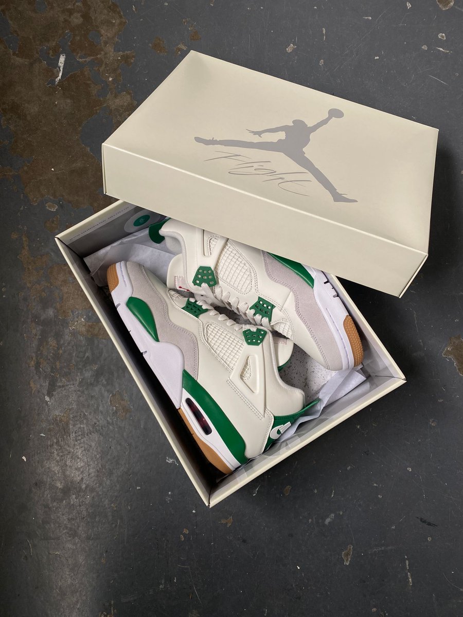 funkysole5's tweet photo. RT @thesolesupplier: Who else is desperate to get their hands on these? 🙋‍♂️ https://t.co/G2M3DaXvtA