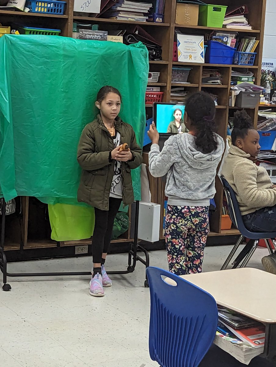 scibri's tweet photo. Cool things happening at #DLDay at Southwest Elementary School in @LCSJackets Incredible use of iPads and strong pedagogy practices #NCDLDay @murraygie @RobDietrich2 #nced #Ncbold https://t.co/EOMo2K2ORq