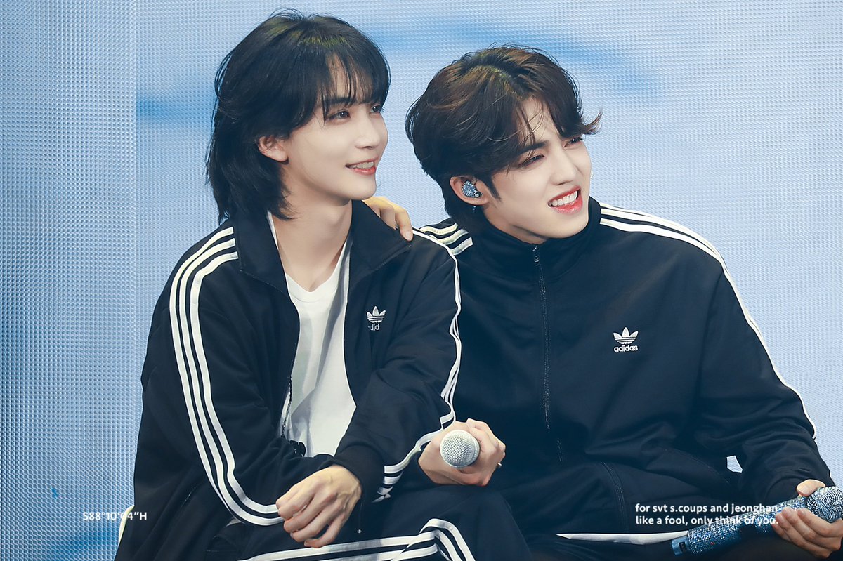 s881004h's tweet photo. 230310 캐럿랜드 

always on your side 👥💪🏻🥺

어쨌든 네 편이야👣👣❤️✨

#SEVENTEEN #세븐틴 #에스쿱스 #승철 #SCOUPS #JEONGHAN #정한 @pledis_17 https://t.co/hDydDpwRv8