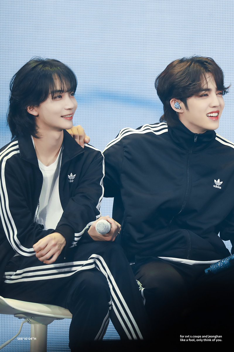 230310 캐럿랜드 

always on your side 👥💪🏻🥺

어쨌든 네 편이야👣👣❤️✨

#SEVENTEEN #세븐틴 #에스쿱스 #승철 #SCOUPS #JEONGHAN #정한 <a href="/pledis_17/">세븐틴(SEVENTEEN)</a>