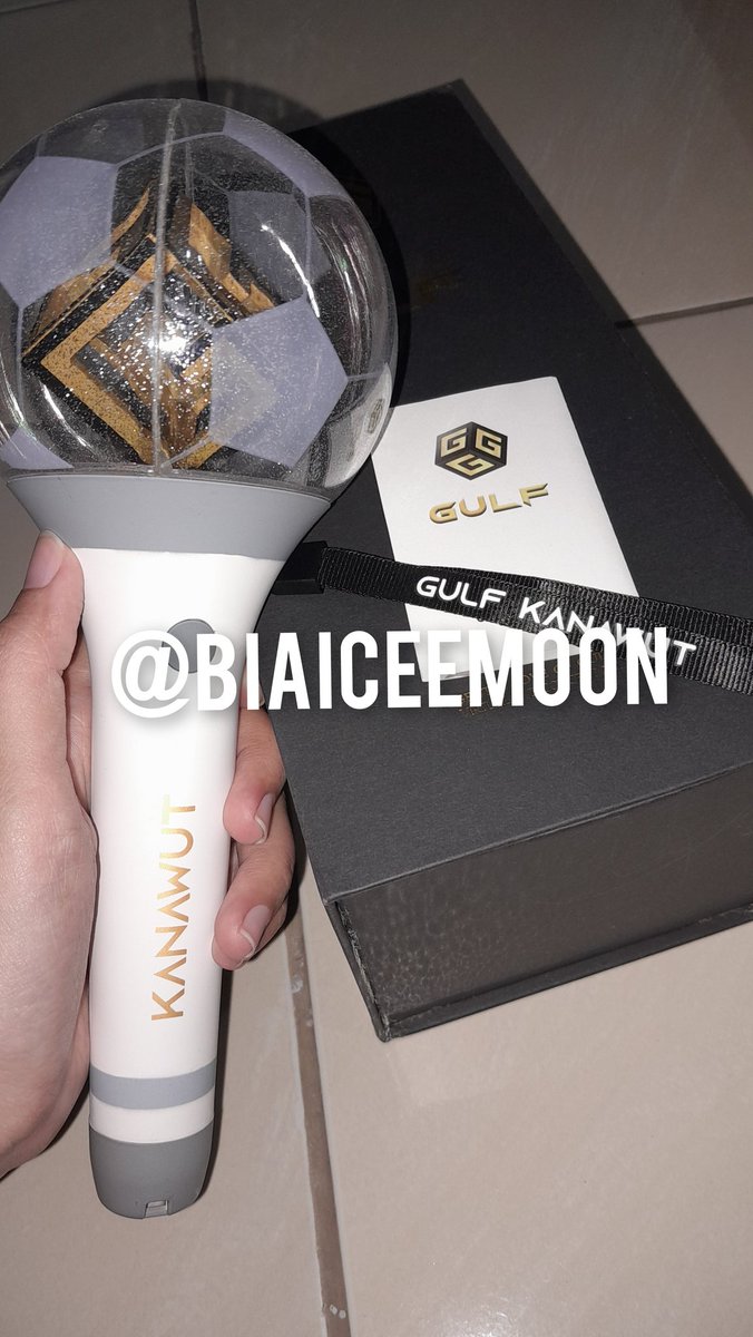 BiaiceeMoon's tweet photo. [HELP RT 🙏🏻]

WTS LIGHTSTICK GULF KANAWUT
Price by DM

📌Masih baru, cuma di cek bisa nyala atau enggak 👍🏻
📌Bisa 🍊
📌 Detail, Foto/Video bisa DM
#GulfKanawut https://t.co/tXsY428O0T