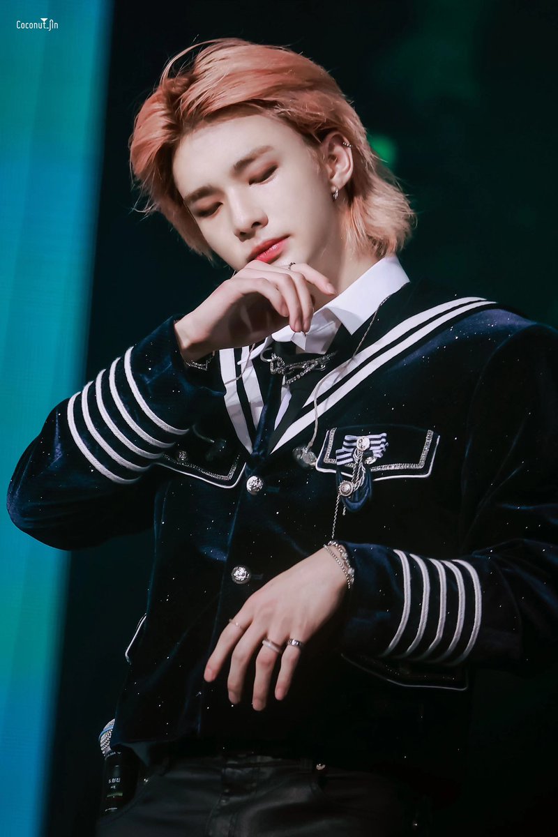 coconut_jin320's tweet photo. #현진 #hyunjin #lovestay
20230311 Manila https://t.co/P5XyPgouUX