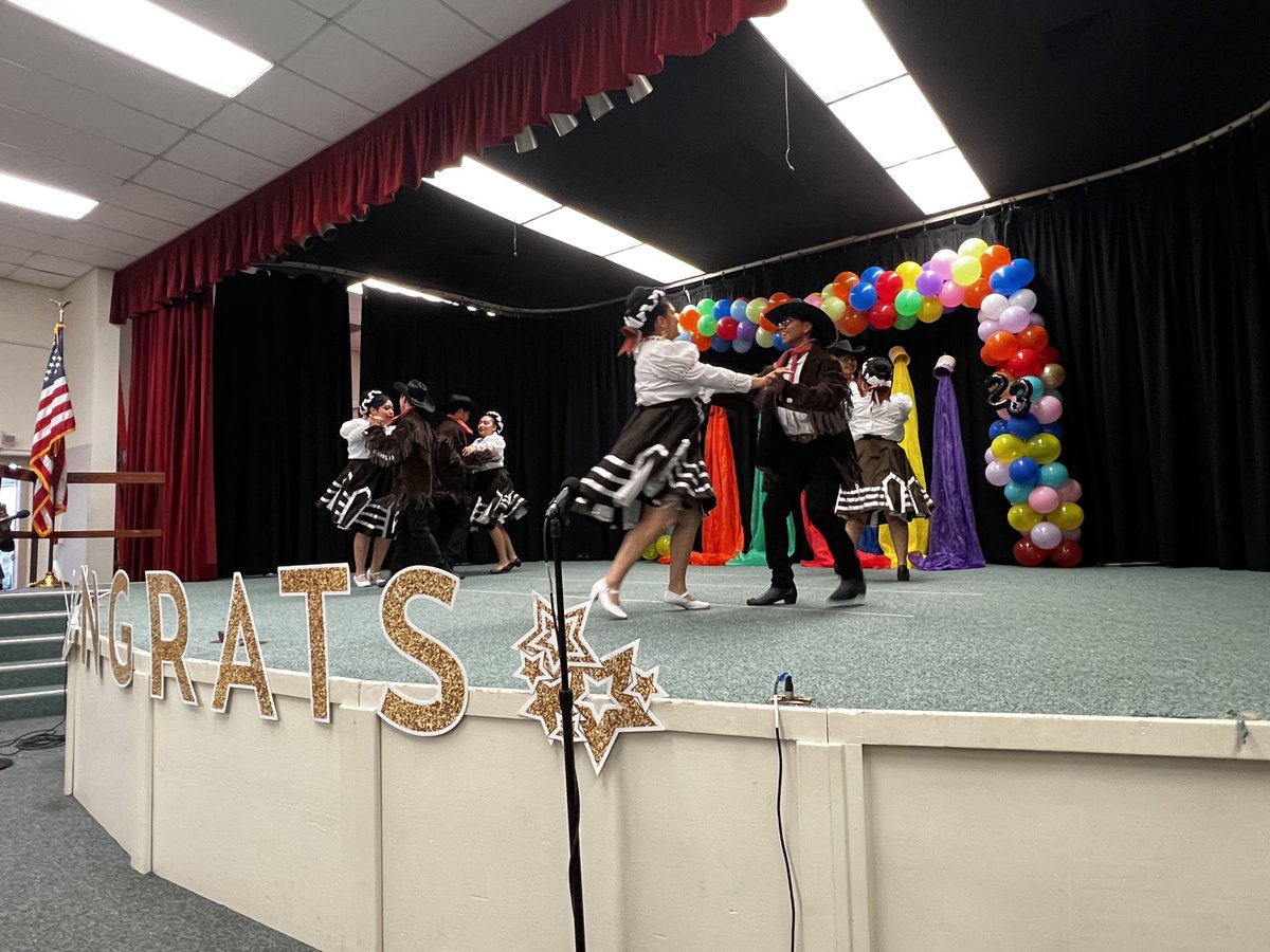 VistaBlueprint's tweet photo. We had an absolutely fantastic reclassification ceremony at Grapevine elementary yesterday. We are very proud of our English learners. Bravo! https://t.co/0jJFkxB1rU