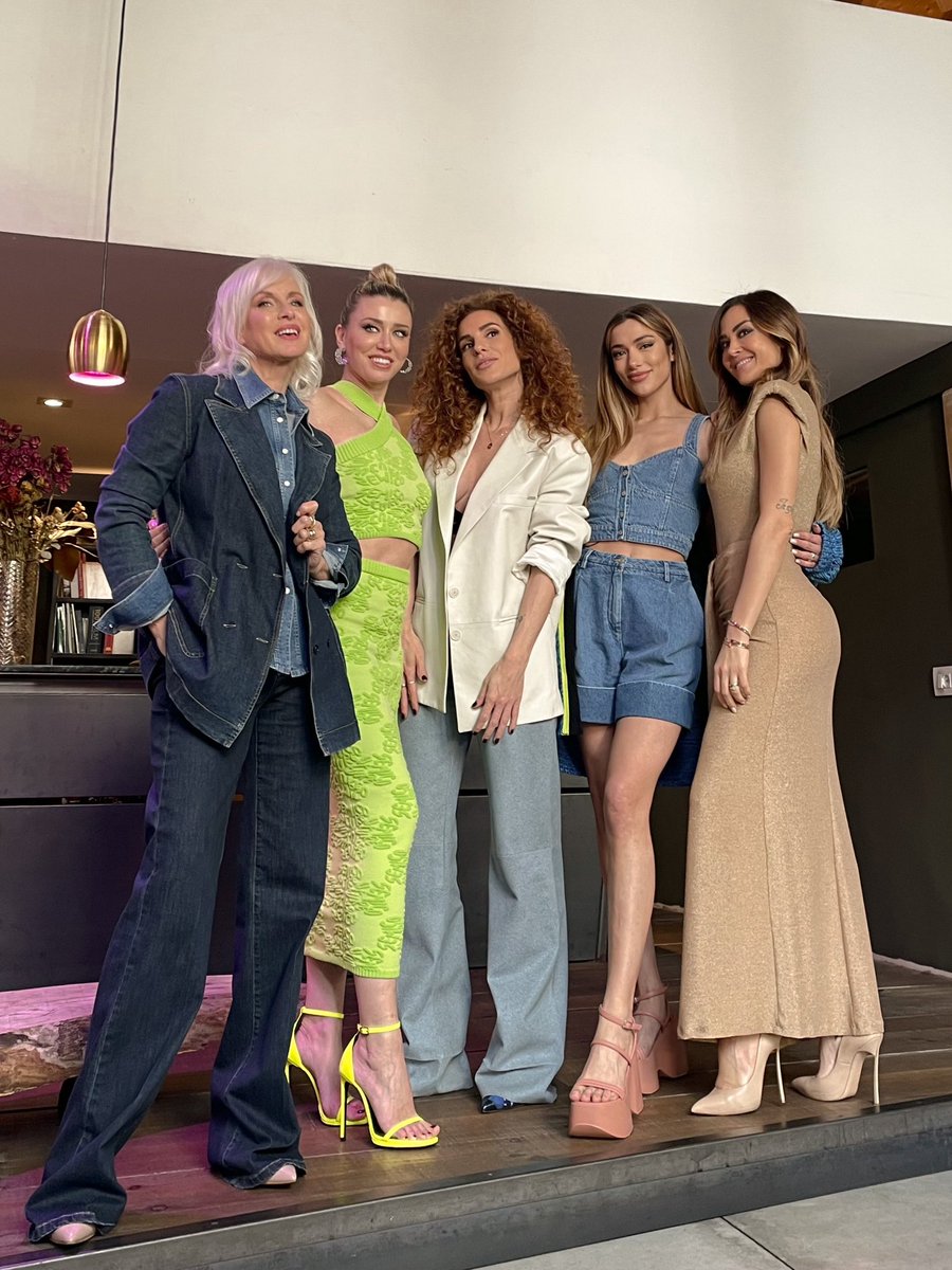 Soleil_stasi's tweet photo. Stasera su #La5 alle 23.15 va in onda  #UnArmadioPerDue il nuovo show a colpi di look! Vi aspetto 💕 Xoxo https://t.co/ZFP7sEHOHv