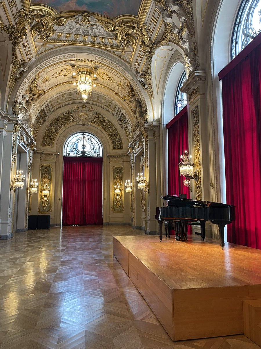 Today’s office ! Récital ce soir à 18h à l’ <a href="/operalille/">Opéra de Lille</a> avec Damien Lehman ✨
#lille #opera <a href="/lillefrance/">Ville de Lille</a> <a href="/Lillemaville/">Lille ma ville</a>