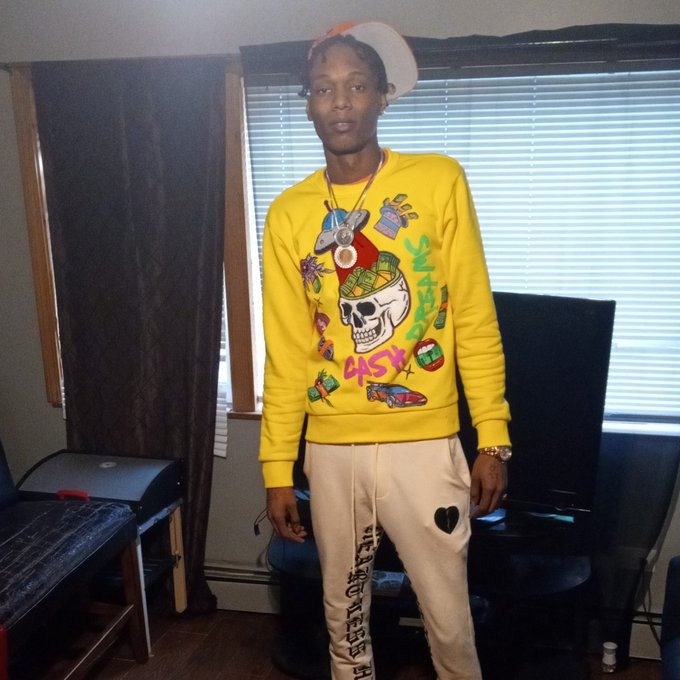 #NewProfilePic https://t.co/52fJMg5DVj<a href="/tag/newprofilepic"class="tags">#NewProfilePic</a>