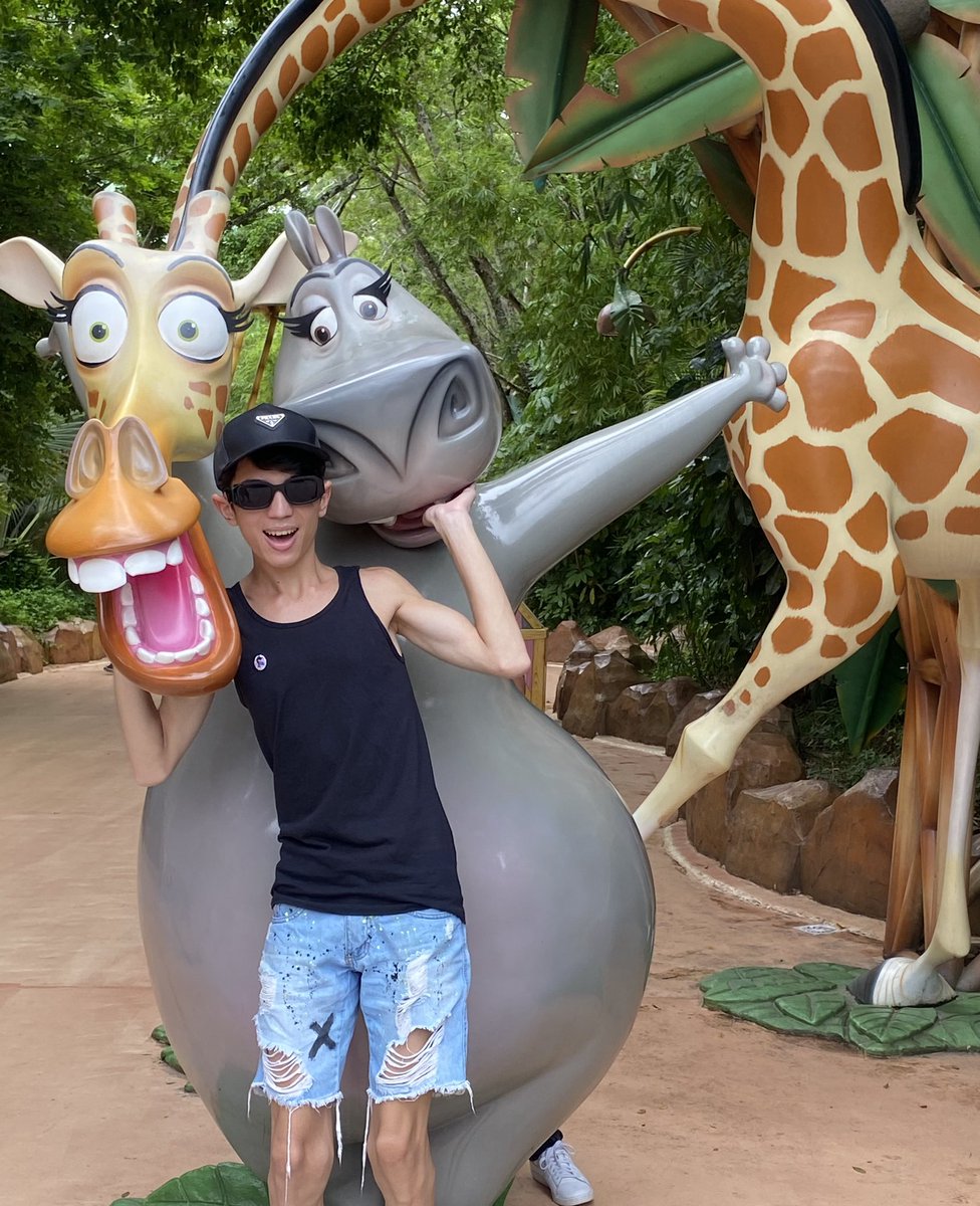 eualexleal's tweet photo. Killing the nostalgia of being a child.🧸🎠🎢 

#BetoCarrero #BetoCarreroWorld #CrazyRiver #Madagascar #Penha #PenhaSc #SantaCatarina #SantaCatarinaFotos #SC https://t.co/A4ejp3gecF