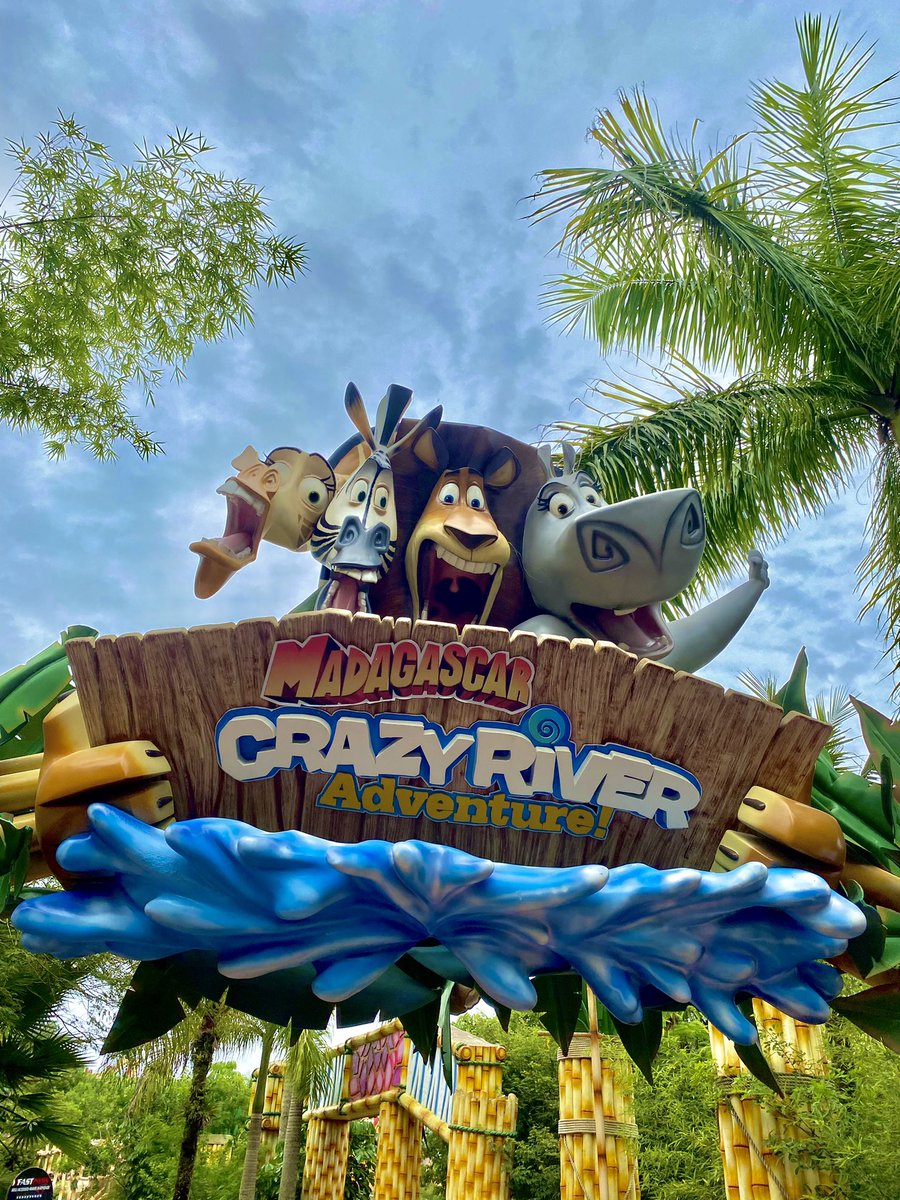 eualexleal's tweet photo. Killing the nostalgia of being a child.🧸🎠🎢 

#BetoCarrero #BetoCarreroWorld #CrazyRiver #Madagascar #Penha #PenhaSc #SantaCatarina #SantaCatarinaFotos #SC https://t.co/A4ejp3gecF