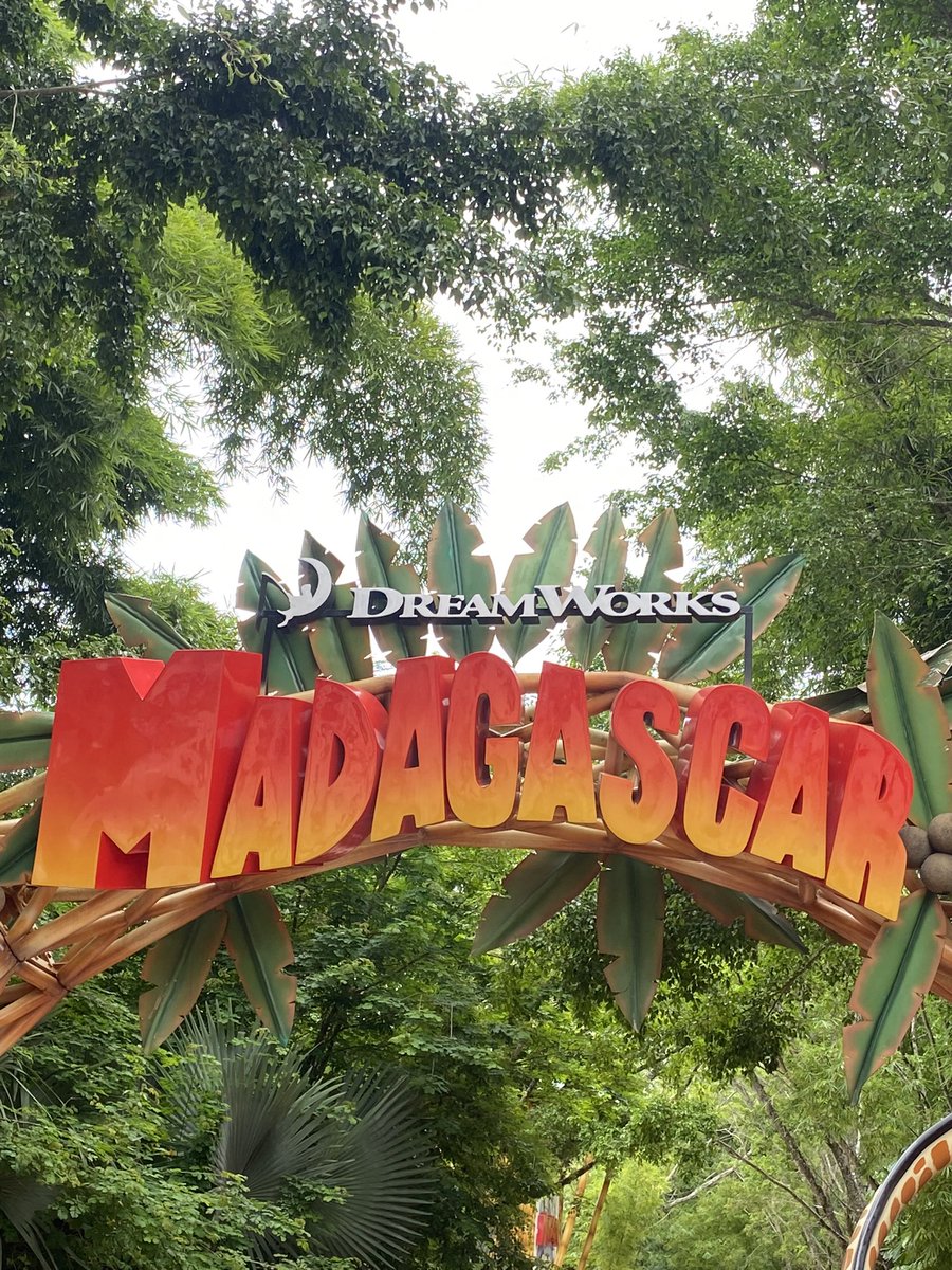 eualexleal's tweet photo. Killing the nostalgia of being a child.🧸🎠🎢 

#BetoCarrero #BetoCarreroWorld #CrazyRiver #Madagascar #Penha #PenhaSc #SantaCatarina #SantaCatarinaFotos #SC https://t.co/A4ejp3gecF