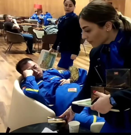 The kind-hearted Turkish staff silently gave gifts to the exausted members of Chinese Blue Sky rescue Team. Like a warm spring breeze flowing in the hearts of the Chinese and Turkish people.
