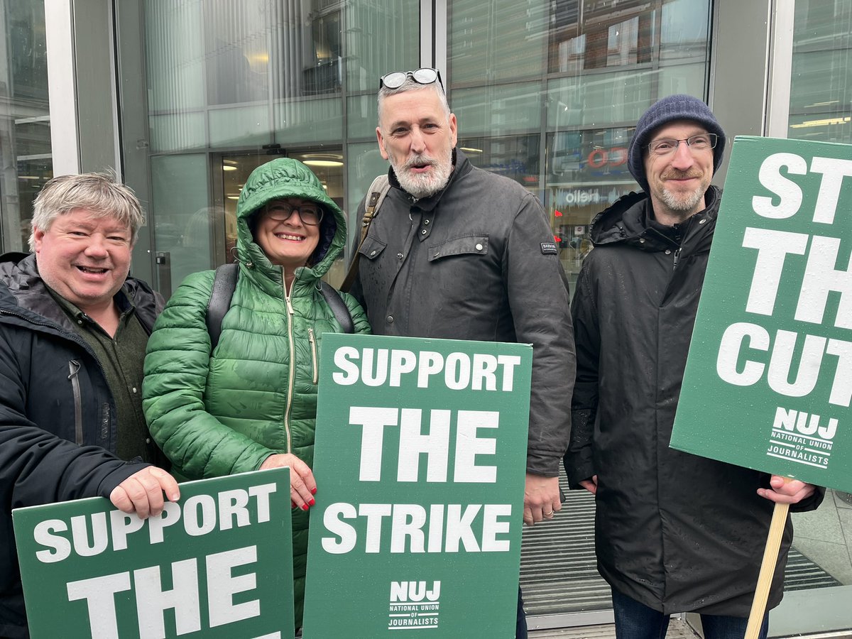 Support from #TheResponder writer @tonyshoey with @beezoradio @helenjonesradio and @richardclein on the picket line at @bbcmerseyside #NUJBBCStrike #KeepBBCLocalRadioLocal