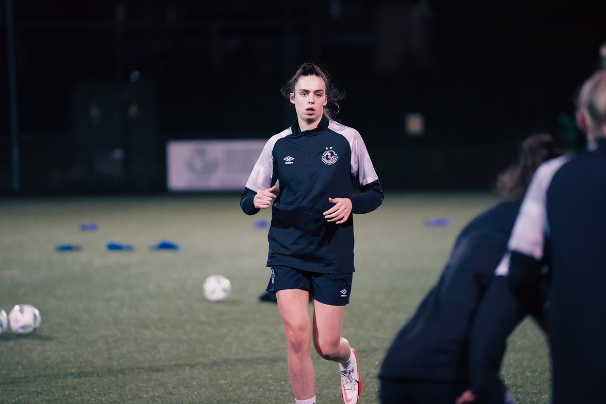 RoversWomen's tweet photo. Putting the work in 💪 https://t.co/7agt3Gk6jv