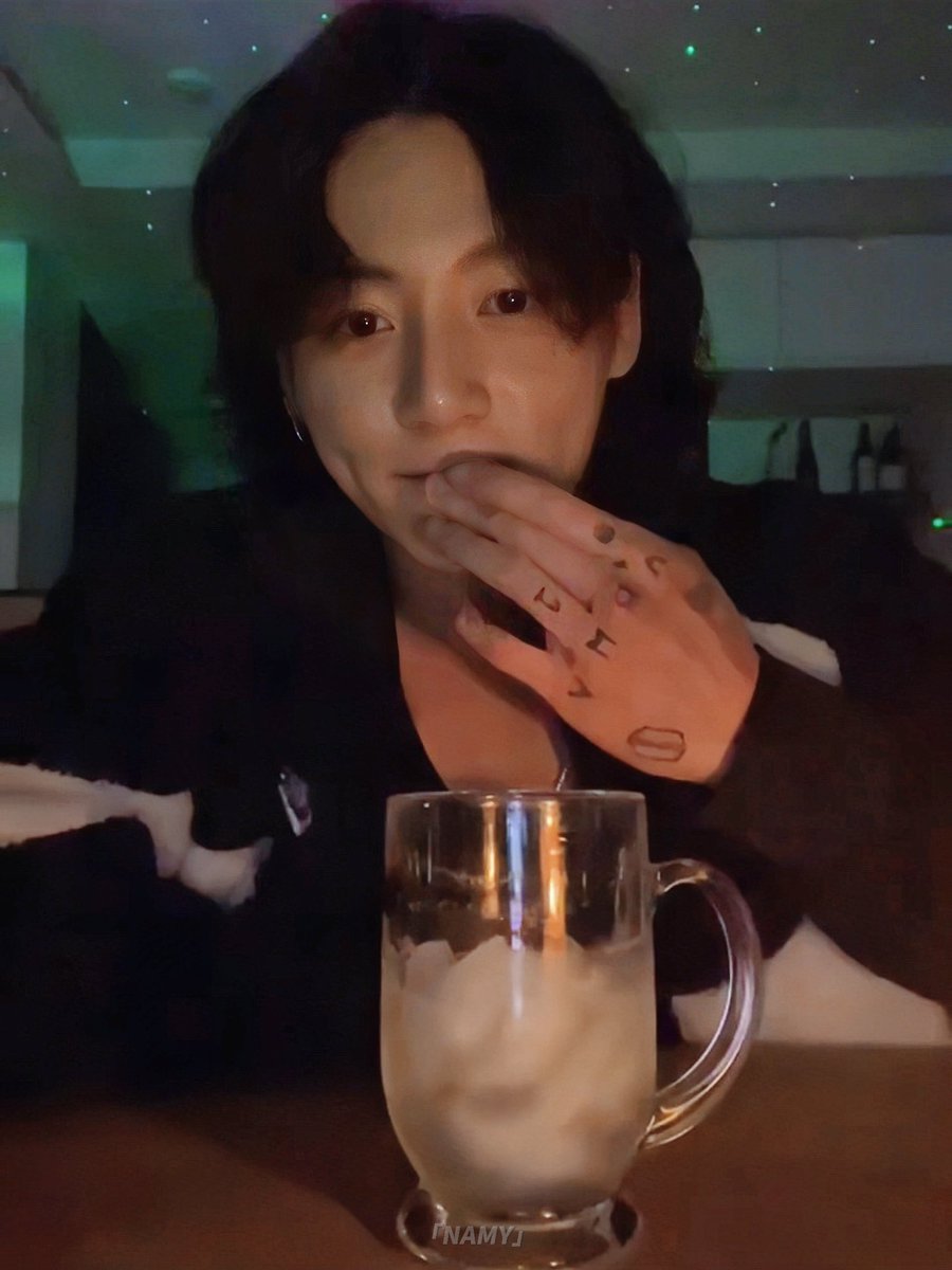 NAMY32724006's tweet photo. Part.1 ：）🥃

#jungkooie #JUNGKOOK #BTSJUNGKOOK #정국 https://t.co/MlAi3u7G6e