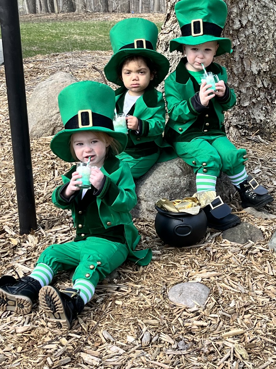 stevensondds's tweet photo. Happy St. Patrick's Day! 

Don't forget to take care of your dental health as you enjoy all the green treats.

Here's a little joke to make you smile: Why did the leprechaun visit the dentist? To fill his pot of gold in his mouth!

#Indy #Indydentist #indianapolis #indywithkids https://t.co/oLdQiZfF1M