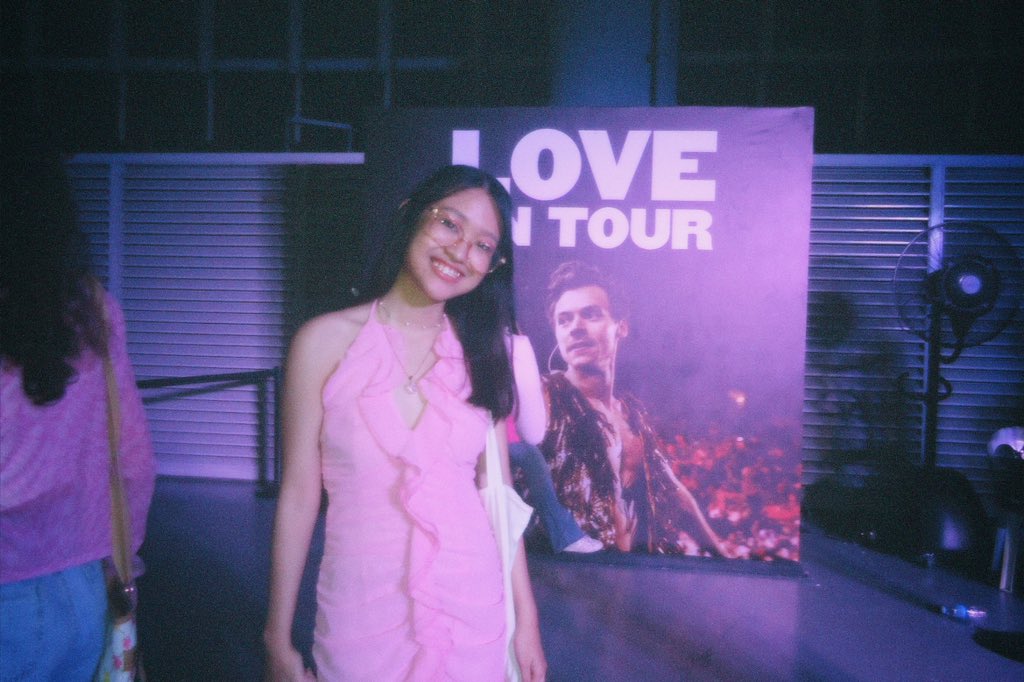 sweetcherriee's tweet photo. you actually exist in the world. you’re so talented and full of hope-  something that everyone needs right now… i love u deeply man idk ur just ???! little freak was so damn.. that’s what u call a SONG

please come back soonn but not ph arena okay moa nalang 😚 https://t.co/KR6CNjgl8g
