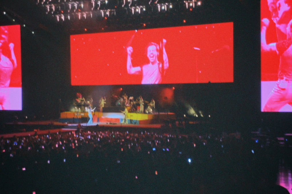 sweetcherriee's tweet photo. you actually exist in the world. you’re so talented and full of hope-  something that everyone needs right now… i love u deeply man idk ur just ???! little freak was so damn.. that’s what u call a SONG

please come back soonn but not ph arena okay moa nalang 😚 https://t.co/KR6CNjgl8g