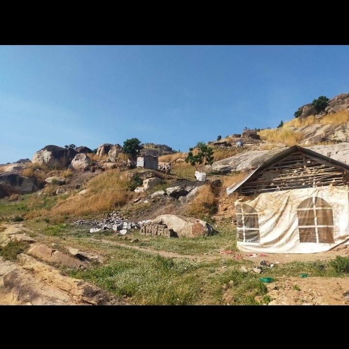 geosss22's tweet photo. People living around Jebel Kujur &amp; Jebel lemon are prone to risk of Landslide&amp;quake cause by human activities like Rock quarry G'vt should intervene by resettling p'ple in those areas or human activities should stop immediately to avoid future catastrophe esp during rainy season. https://t.co/Ke59VJpRIV