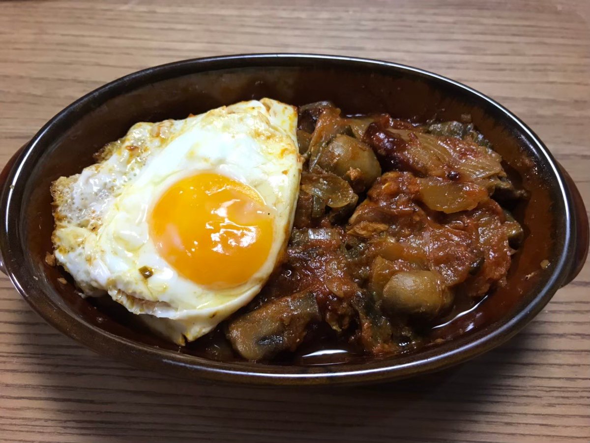 y_ryukou's tweet photo. Cold yogurt soup salad, and meat stewed in tomato :^)
Variety and very delicious 8->
※ The name of the dish is literal translation
#全196ヵ国おうちで作れる世界のレシピ
#世界の郷土料理事典
#Република #България #Bulgaria
#Таратор
#Шопска #салата #Shopska #salad
#Каварма #Kavarma https://t.co/Je2pEz0xn1