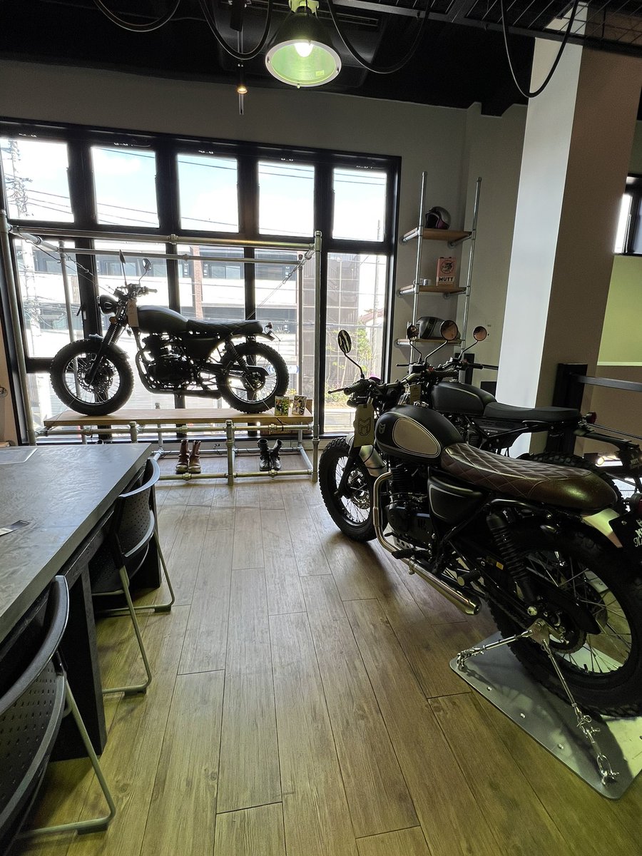 MUTTMOTORCYCLE1's tweet photo. Mutt
motorcycles
tokyoshowroom

#マットモーターサイクルズ 
#ヒルツ250 
#サバス250 
#sabbath250
#hilts250 
#fsr
#mutt #fatsabbath #hilts125 #mutters #muttmotorcycles #125bike #caferacer #カフェレーサー #mongrel125 #250ccbike #mastif250 https://t.co/h3hlwvtoY0