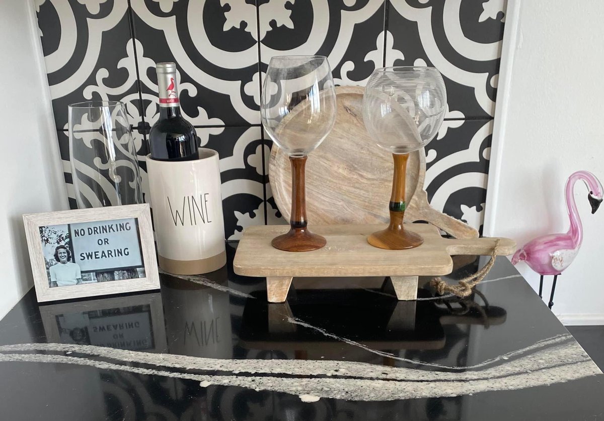 BrandiNChurch's tweet image. In honor of the #winemoms, I’ll be making my next video at my little mini wine bar. 🤗🍷🥰 Cheers to good ideas &amp;amp; embracing labels. 🥂 @DawnBauer1111 @TracyhvFun @Manda_PI @Jamzsmada