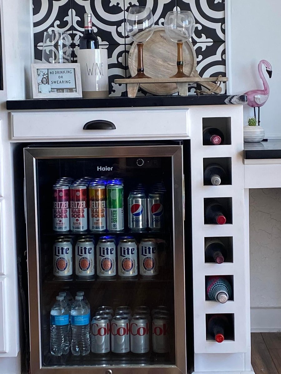 BrandiNChurch's tweet image. In honor of the #winemoms, I’ll be making my next video at my little mini wine bar. 🤗🍷🥰 Cheers to good ideas &amp;amp; embracing labels. 🥂 @DawnBauer1111 @TracyhvFun @Manda_PI @Jamzsmada