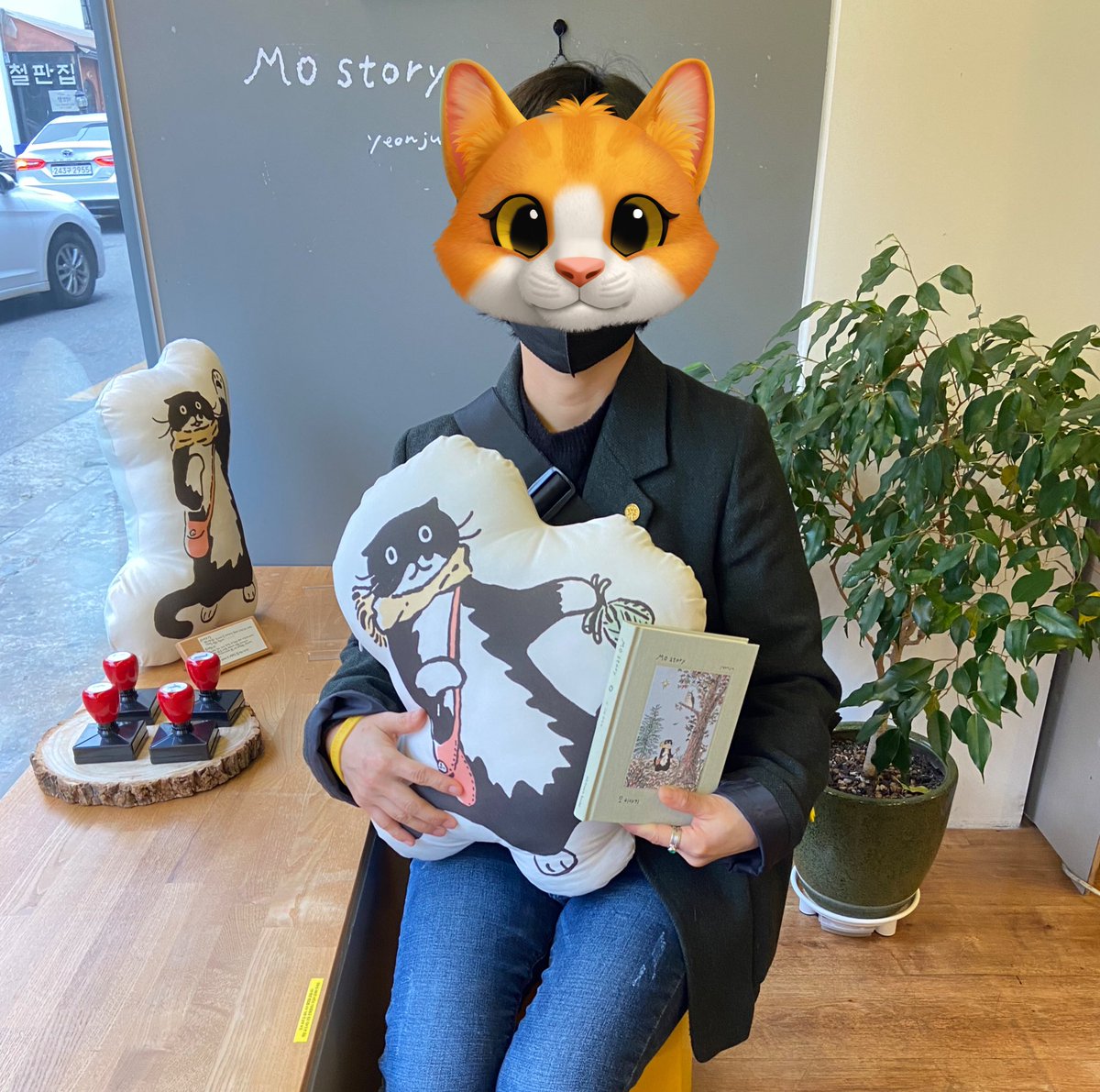 chemarunarae's tweet photo. 너무 귀여웠어 모💕
#모이야기 #mostory #엣눈북스 #atnoonbooks #땡스북스 #땡스북스_엣눈북스 https://t.co/B4QV5ixPWw