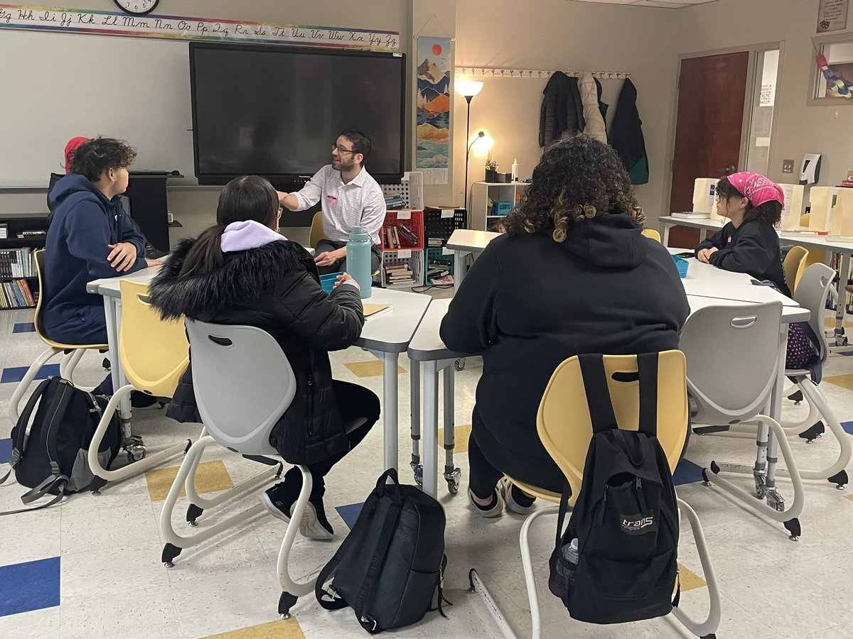 Thank you @RepSchlossberg for joining our AP English students for a discussion about censorship. We love seeing our students connect their learning to the world outside the classroom! #impact @AllentownSD