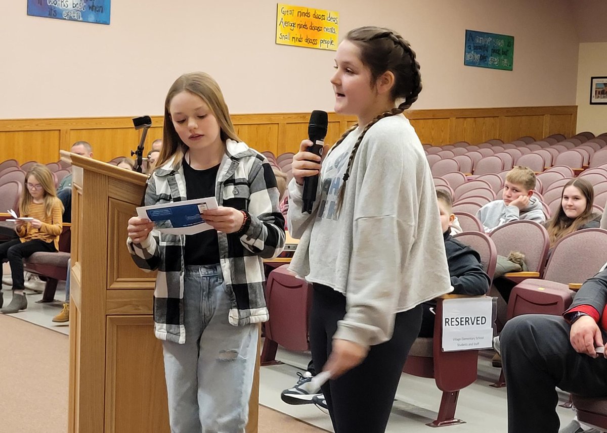 HiltonCSD's tweet photo. Last night, VE students did a stellar job presenting to the Board about this month’s Three Schools, One Book &amp; how reading the same book – “Masterpiece” by Elise Broach this year – builds a community of readers! #readingforpleasure @benjaminbrudd @LoraKB13 https://t.co/qQrv13wrKj