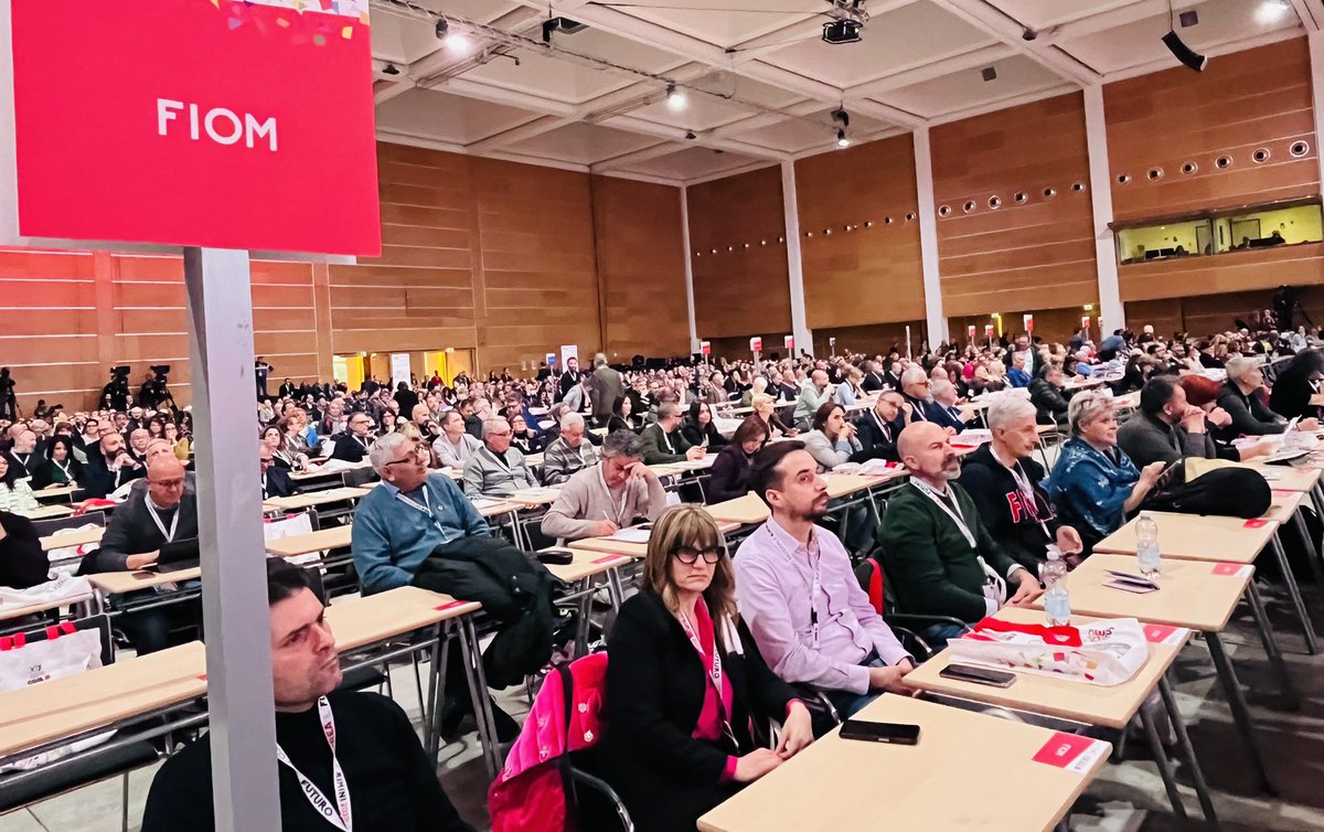 fiomnet's tweet photo. 🔴⚙️ IL FUTURO CREA IL LAVORO
Al via il XIX congresso nazionale della @cgilnazionale. Ora la relazione introduttiva di #MaurizioLandini. 
🎥 Segui la diretta 
👉🏻 https://t.co/XMJVZBjFoY

#congressocgil2023
#lavorocreafuturo https://t.co/1qvq00d6nD