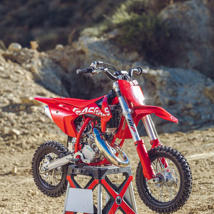 Sun_ENT's tweet photo. From the revvy MC 50 to the unbeatable MC 85, the GASGAS minicycles range is sure to bring no-nonsense motocross fun to kids of all ages! Swipe to view the line-up. https://t.co/pwXT8AuXBI