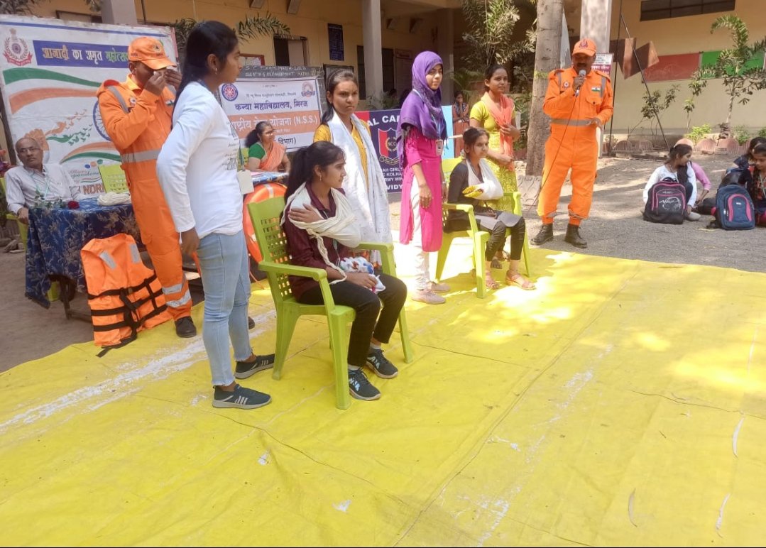 05NDRF's tweet photo. #AzadiKaAmritMahotsav #ndrf
5 NDRF conducted #capacity_building_program and #school_safety_program at Kanya Mahavidyalay Miraj, Maharashtra.
@ndmaindia @NDRFHQ @ANI @PIBMumbai https://t.co/lLV41TtLE9