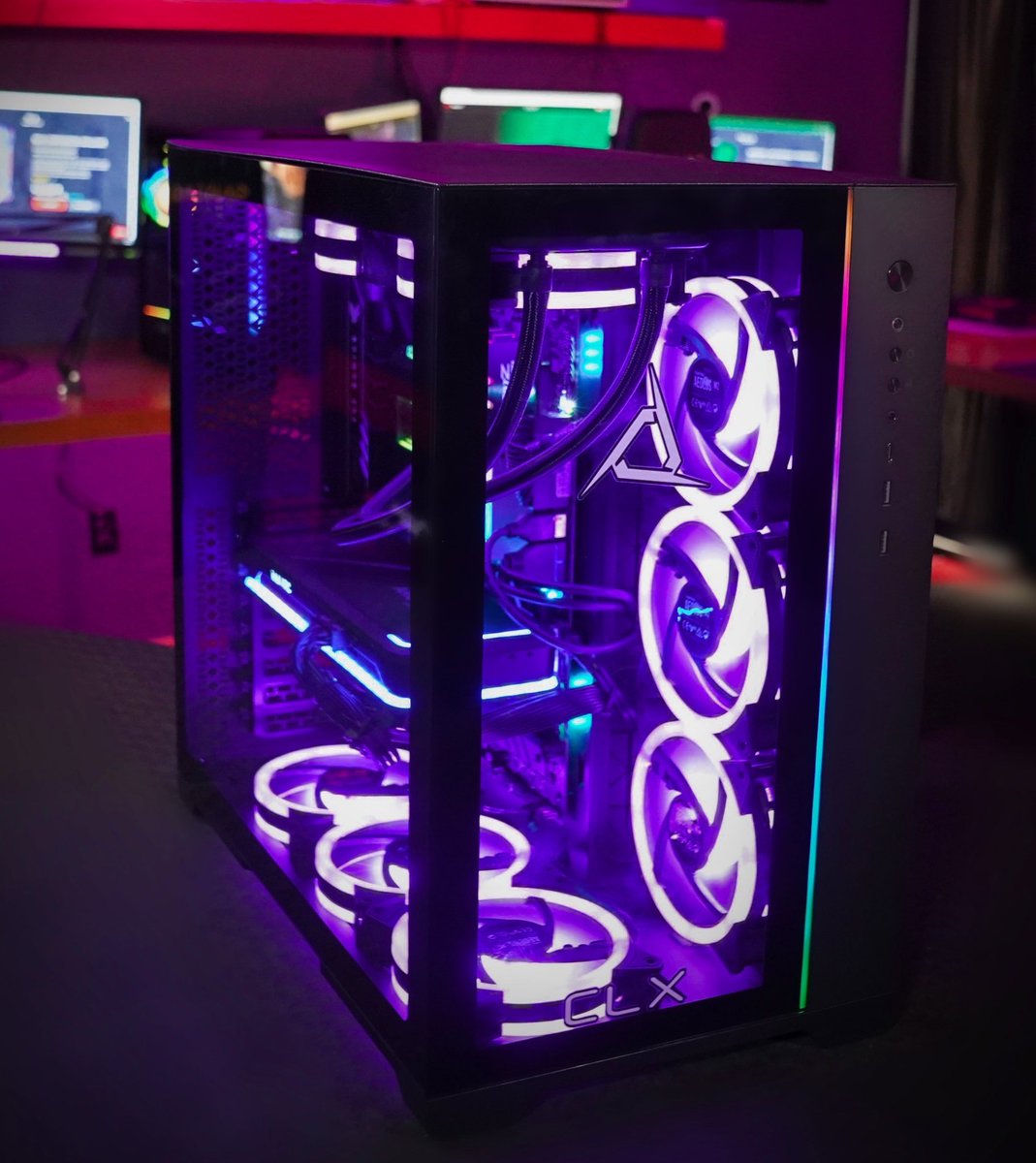 CLXGaming's tweet photo. 🔵🟣🚨PC GIVEAWAY🚨🟣🔵

We teamed up with @IntelGaming @LogitechG and @PhanteksUSA this month to give you a chance to win a CLX Set PC and @LogitechG bundle!

🟣LIKE 
🔵RETWEET 
⚫️TAG A FRIEND 

Enter to win:
https://t.co/lFyXg8x6qc 

#CLXGaming #evokethegods #CLXSet https://t.co/9cfVQ3CkTN