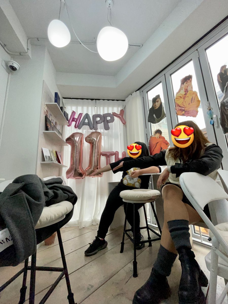janinekwon_'s tweet photo. (cont..) NU’EST 11th Anniv Cafe by @nuest_11th
#추운_겨울이_모두_지난_3월이_되면
#우리의_봄이_영원하게
ALSO so cool I met a LOVE mutual (since 2017) for the first time today in this cafe😅❤️ @608jonghyun
-
#뉴이스트_데뷔11주년_축하해
#NUEST_11th_Anniversary
#NUEST_11th_SPRING https://t.co/3myV54LFnl