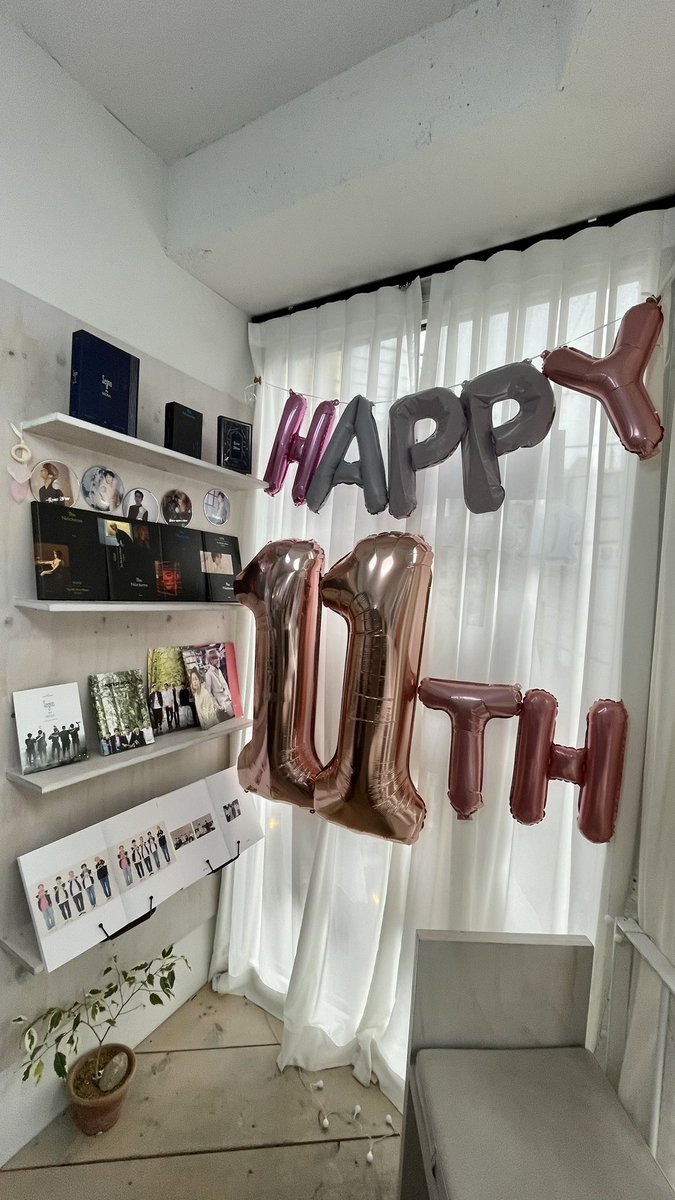 janinekwon_'s tweet photo. (cont..) NU’EST 11th Anniv Cafe by @nuest_11th
#추운_겨울이_모두_지난_3월이_되면
#우리의_봄이_영원하게
ALSO so cool I met a LOVE mutual (since 2017) for the first time today in this cafe😅❤️ @608jonghyun
-
#뉴이스트_데뷔11주년_축하해
#NUEST_11th_Anniversary
#NUEST_11th_SPRING https://t.co/3myV54LFnl