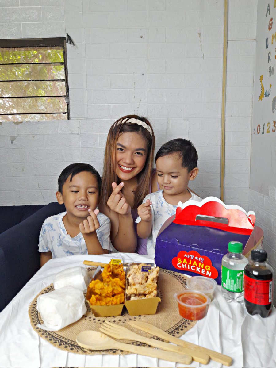 BernardoMarijo's tweet image. Approved sa kids ang Sajang Chicken! 🫰💜

#SajangChicken #KoreanChicken