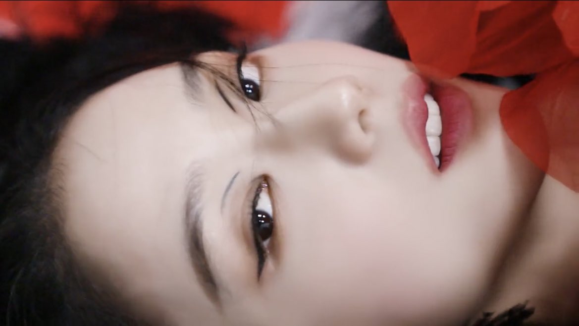 jisoosjpg's tweet photo. KIM JISOO https://t.co/UZgs4Z9Sck