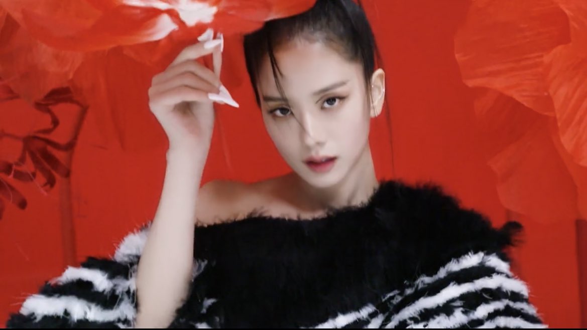 jisoosjpg's tweet photo. KIM JISOO https://t.co/UZgs4Z9Sck