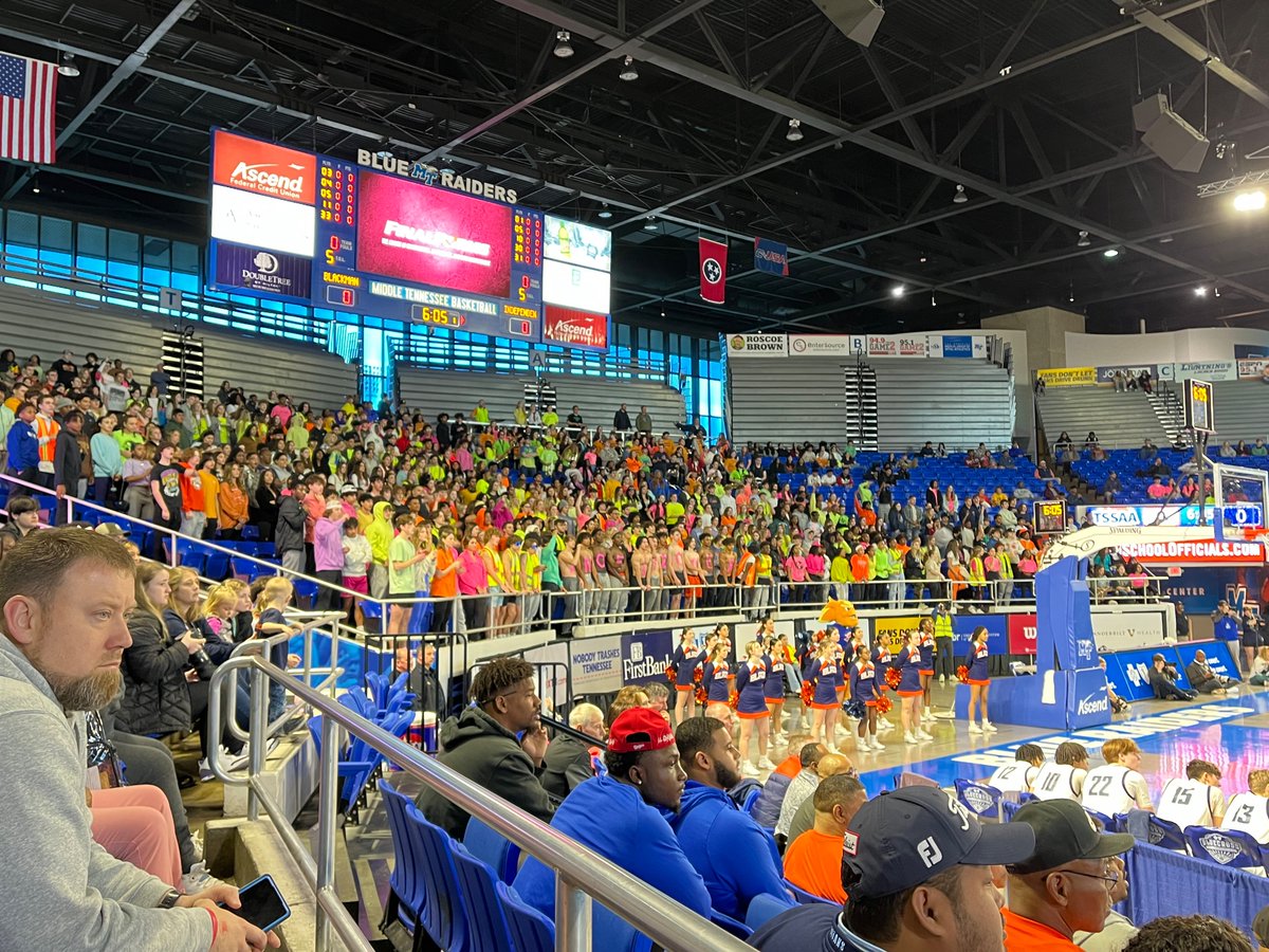 BHSDanceTeam4's tweet photo. We’re READY!  Go BLAZE !!  🧡💙🏀💙🧡 https://t.co/6Tg2ZPFkpA